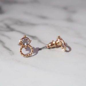 Round studded earrings